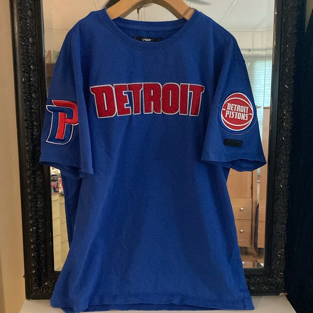 Detroit Pistons PRO standard XL Men’s tshirt